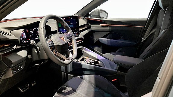Vehicle Image 8