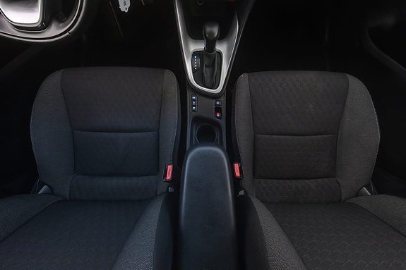 Vehicle Image 16