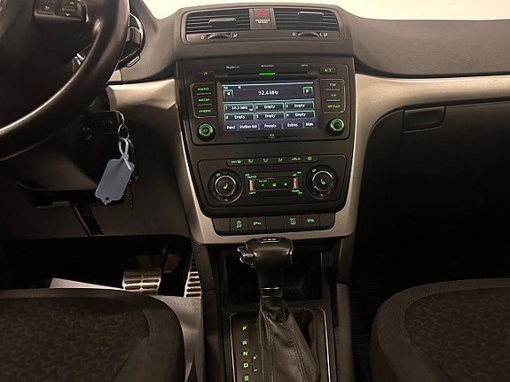 Vehicle Image 16