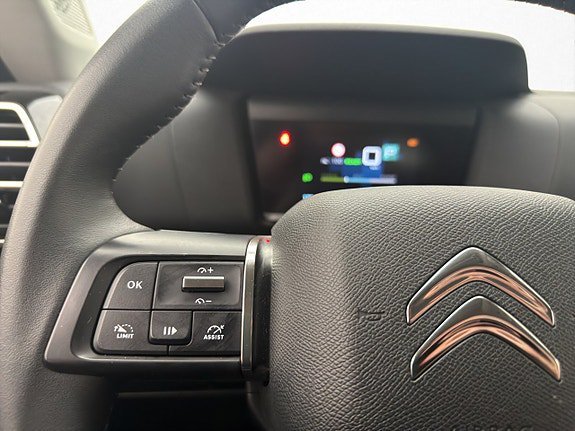 Vehicle Image 26