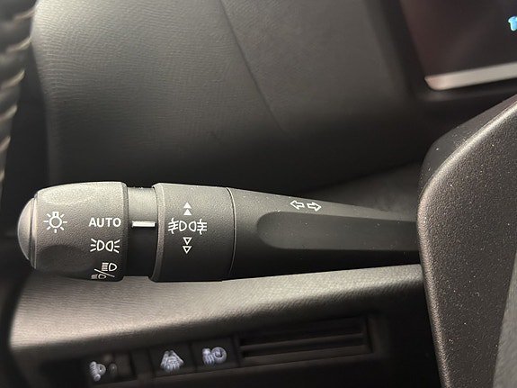Vehicle Image 28