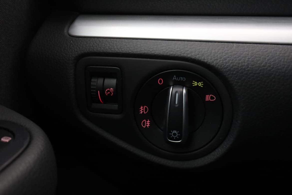 Vehicle Image 32