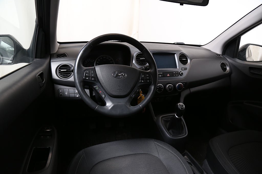Vehicle Image 13