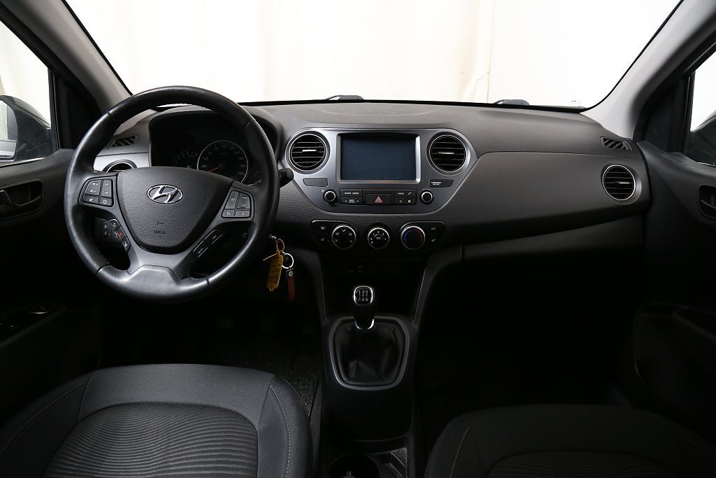 Vehicle Image 17