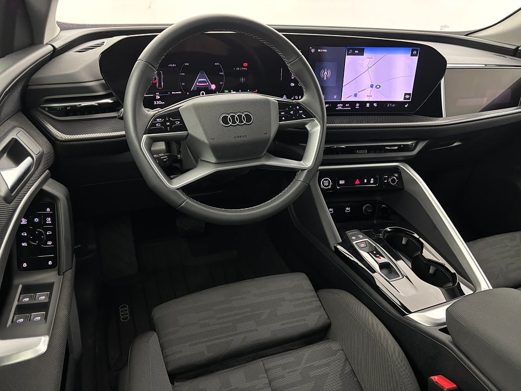Vehicle Image 18