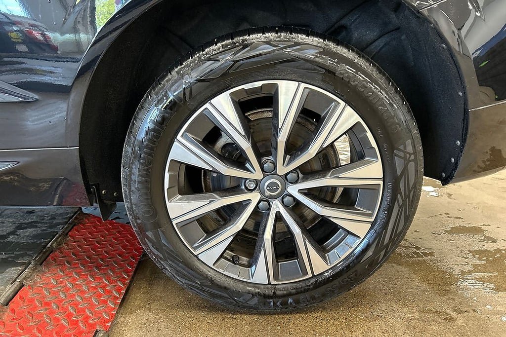 Vehicle Image 12