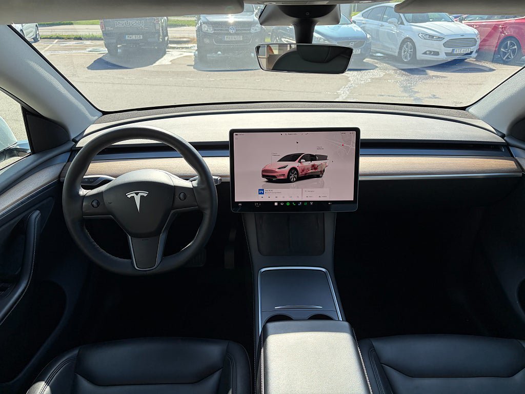 Vehicle Image 8