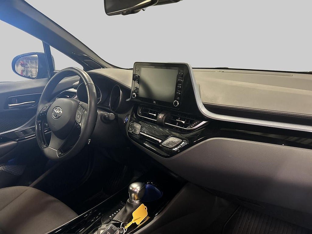 Vehicle Image 10