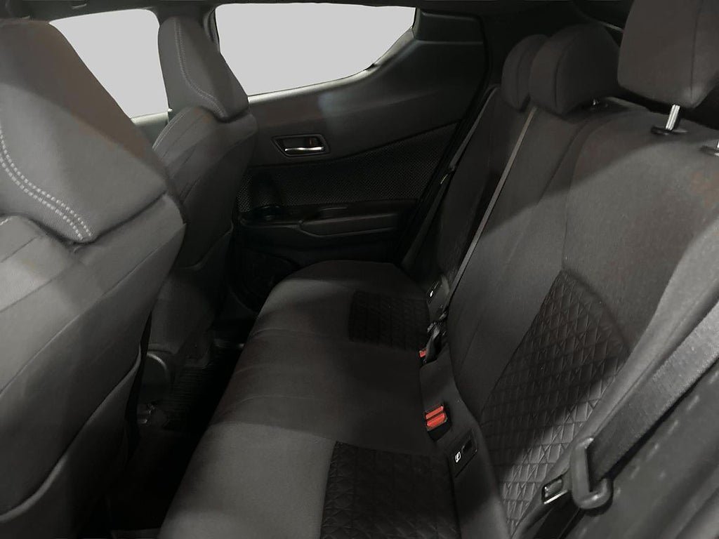 Vehicle Image 11
