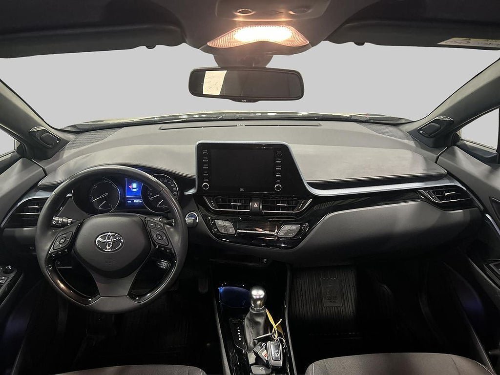 Vehicle Image 12