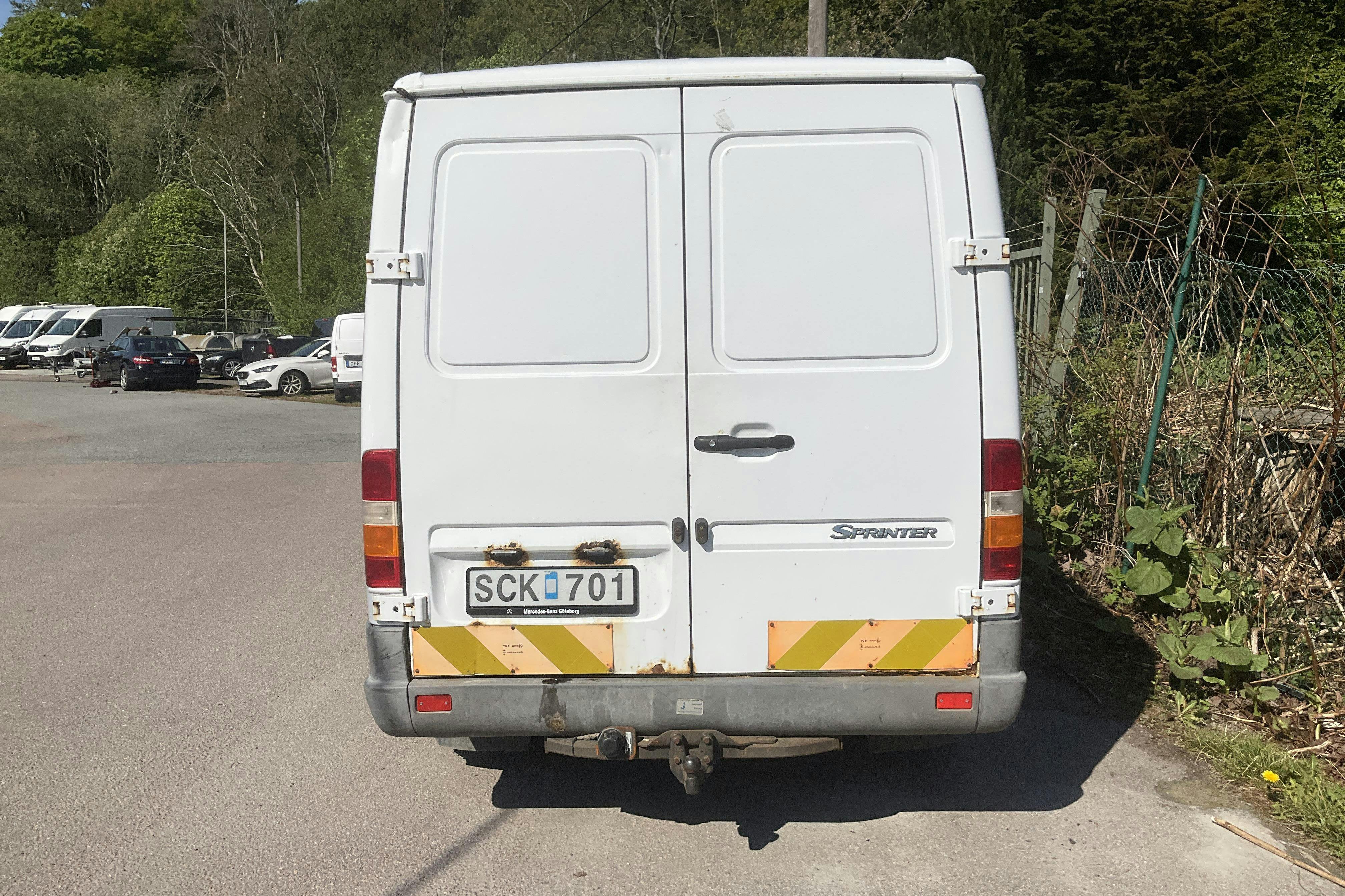 Vehicle Image 6