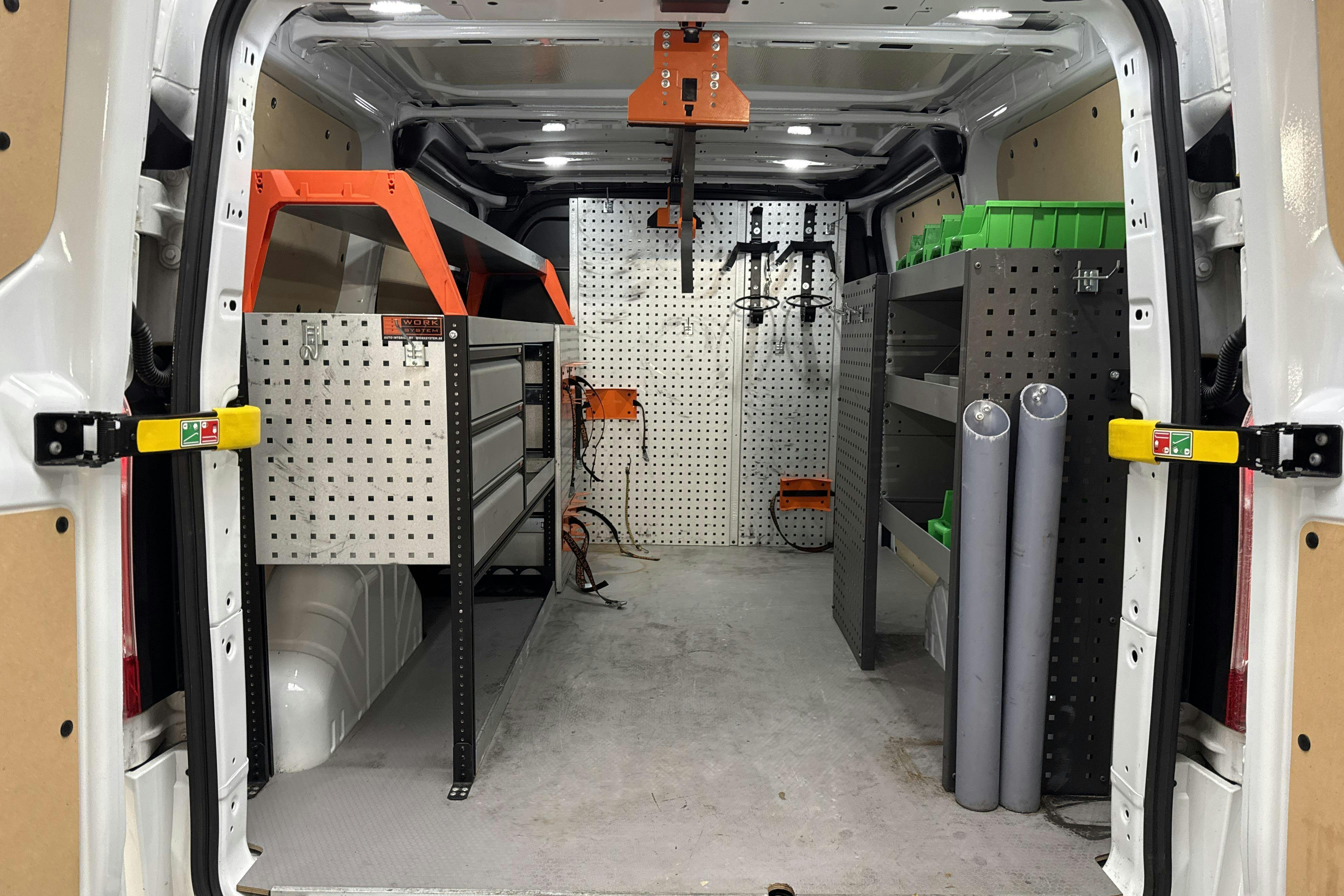 Vehicle Image 8