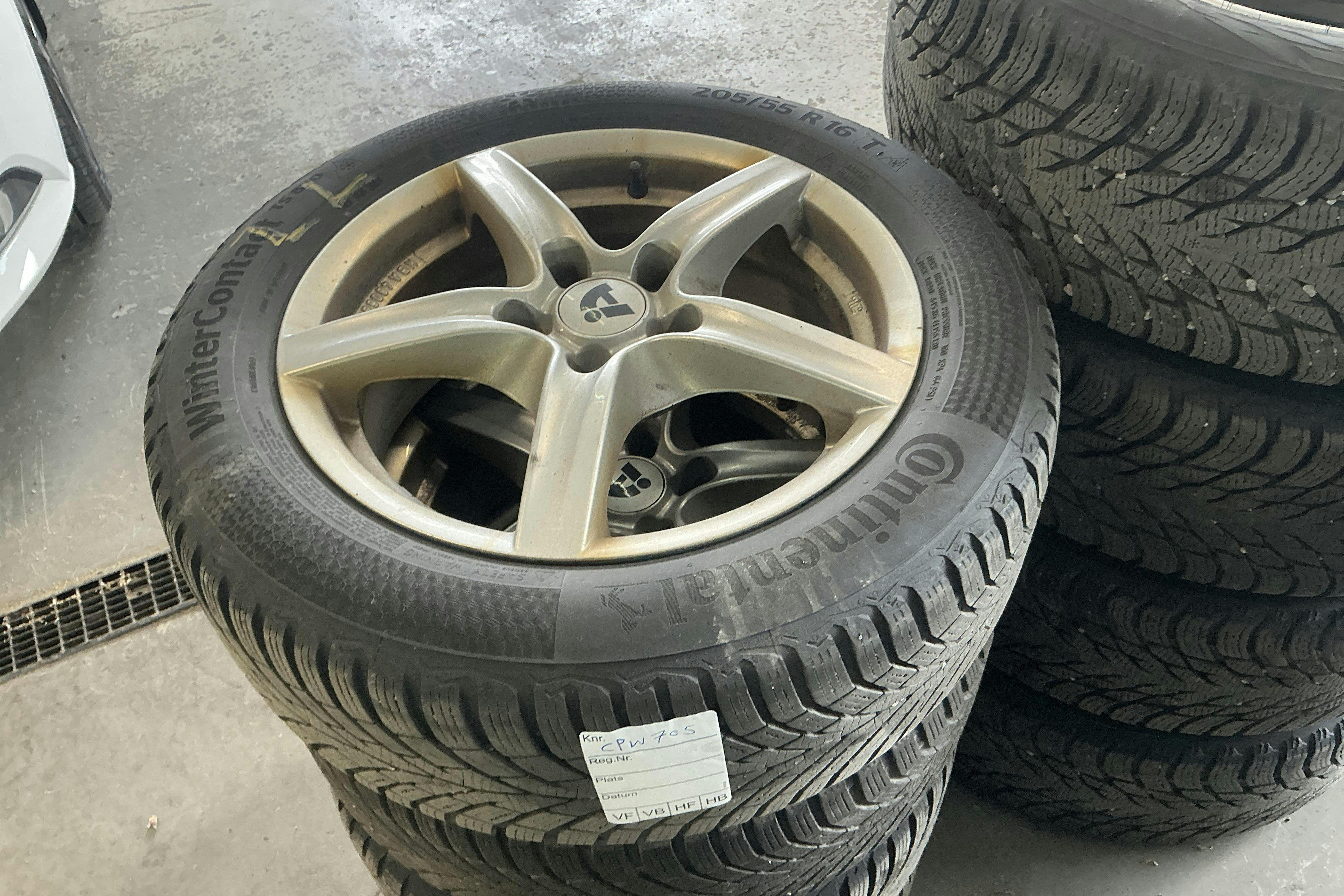 Vehicle Image 11