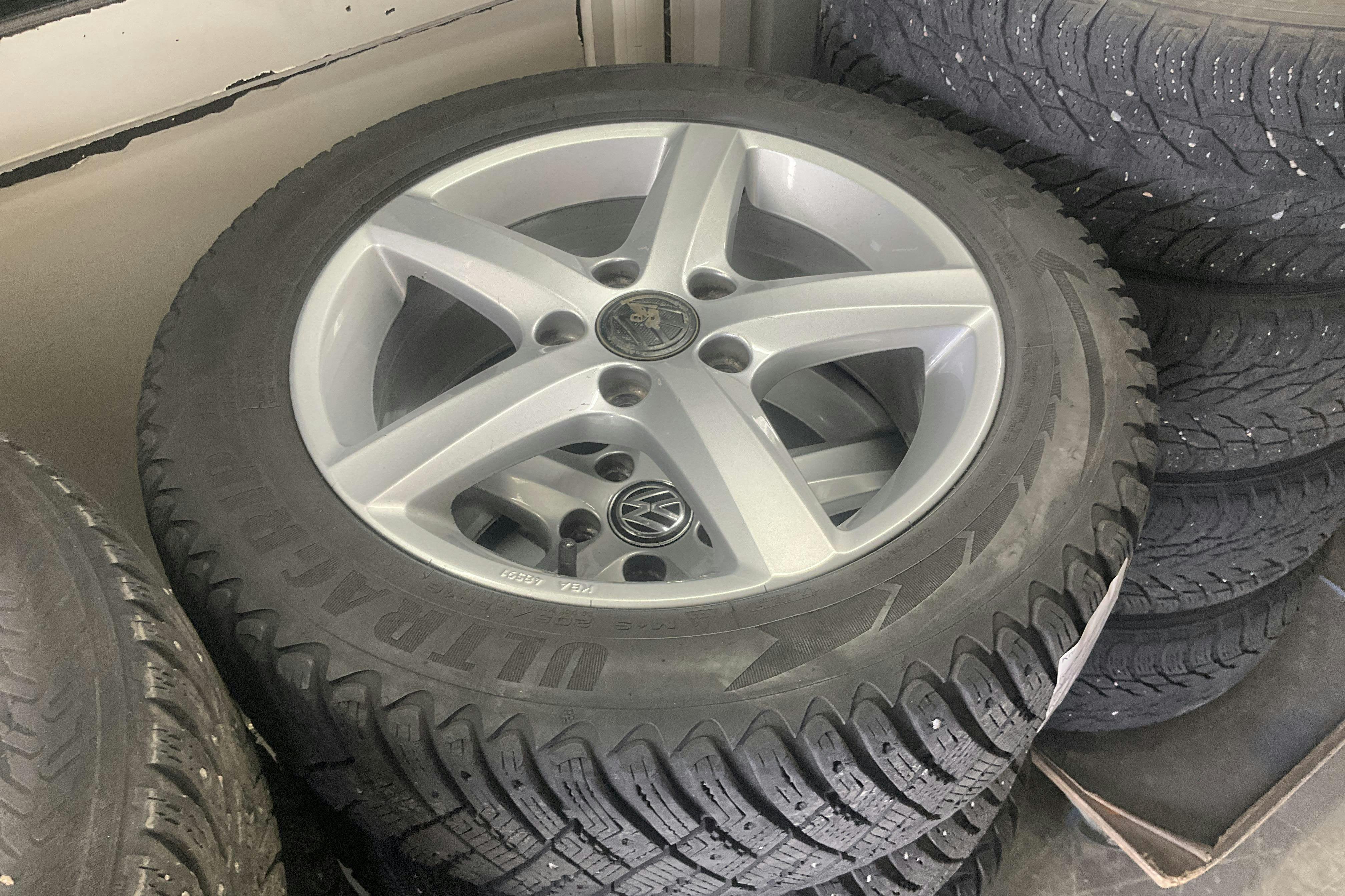 Vehicle Image 14