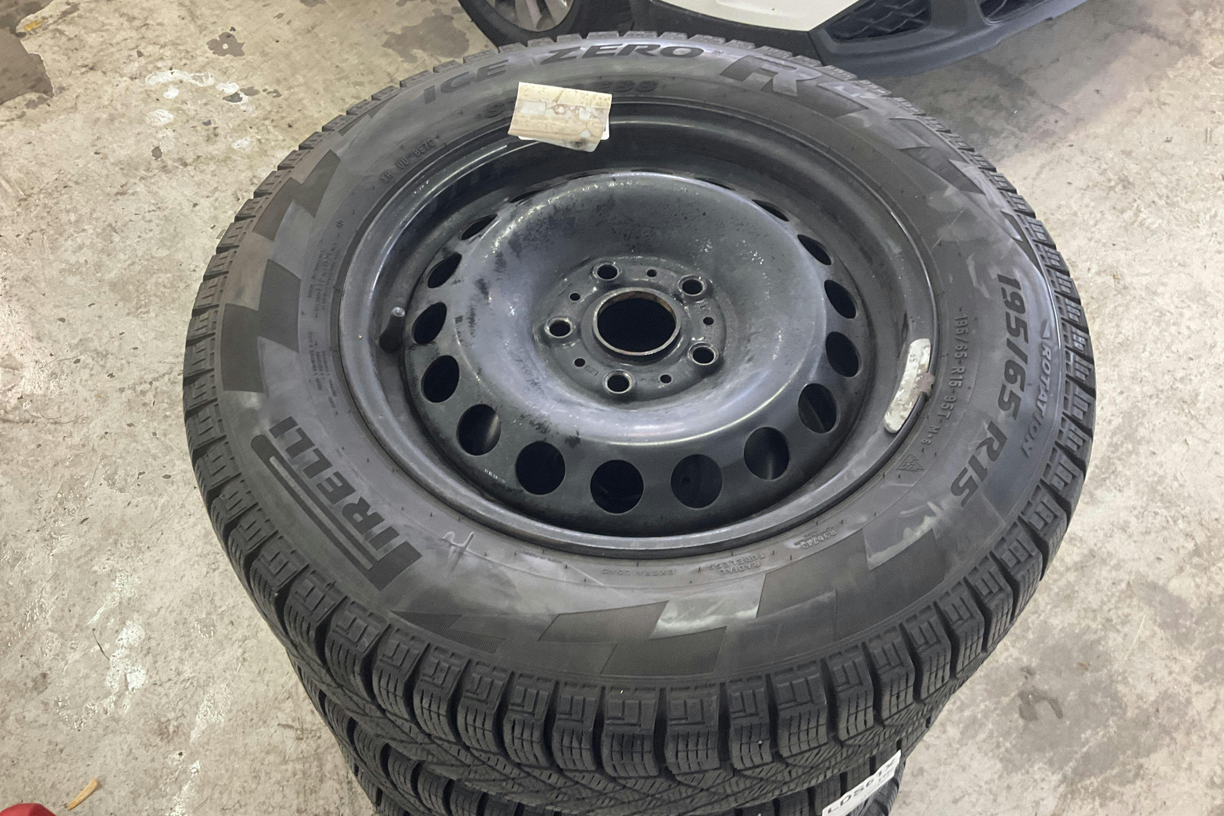 Vehicle Image 11