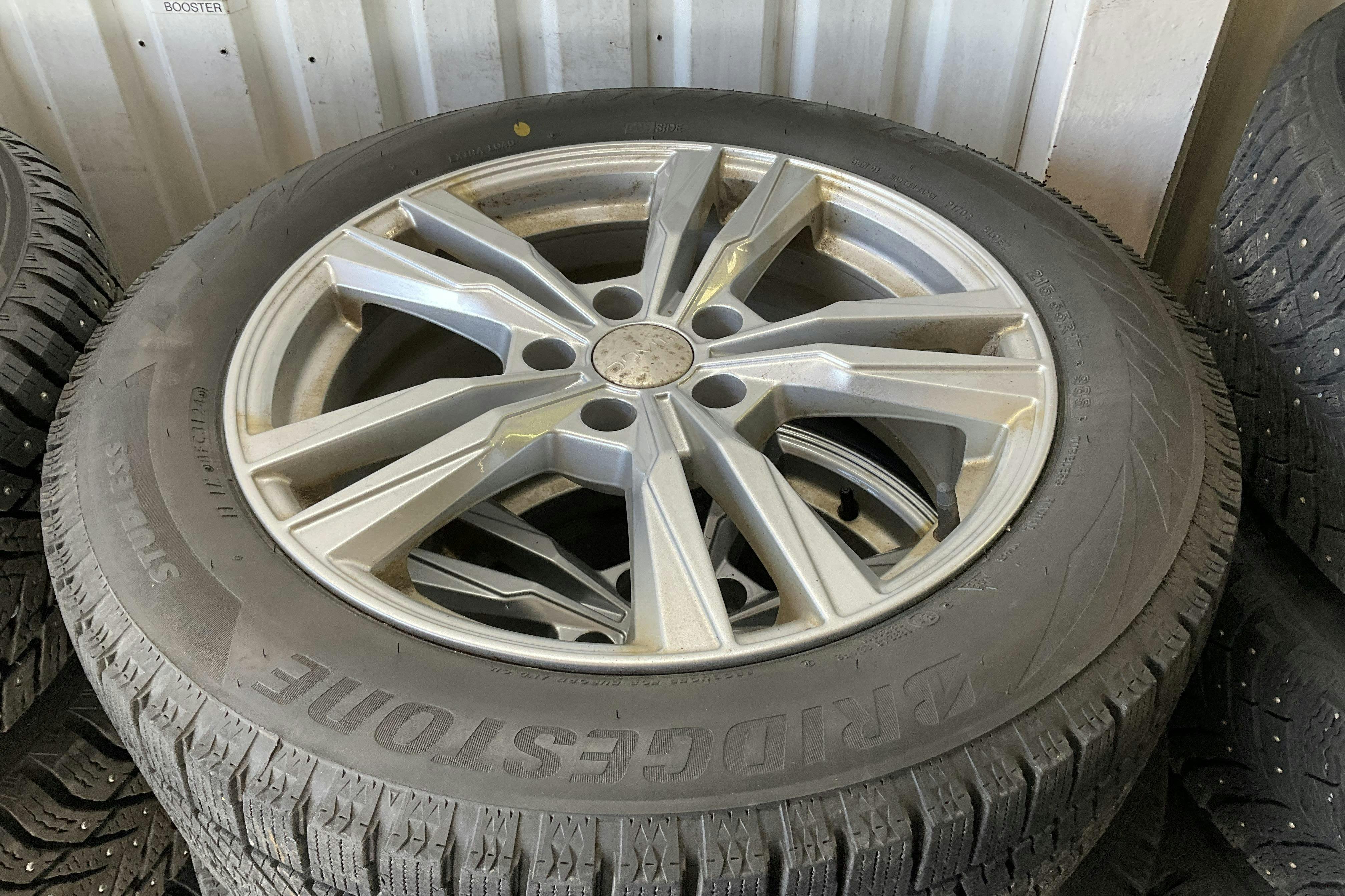 Vehicle Image 14