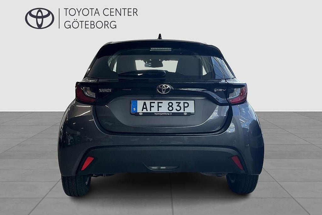 Vehicle Image 6