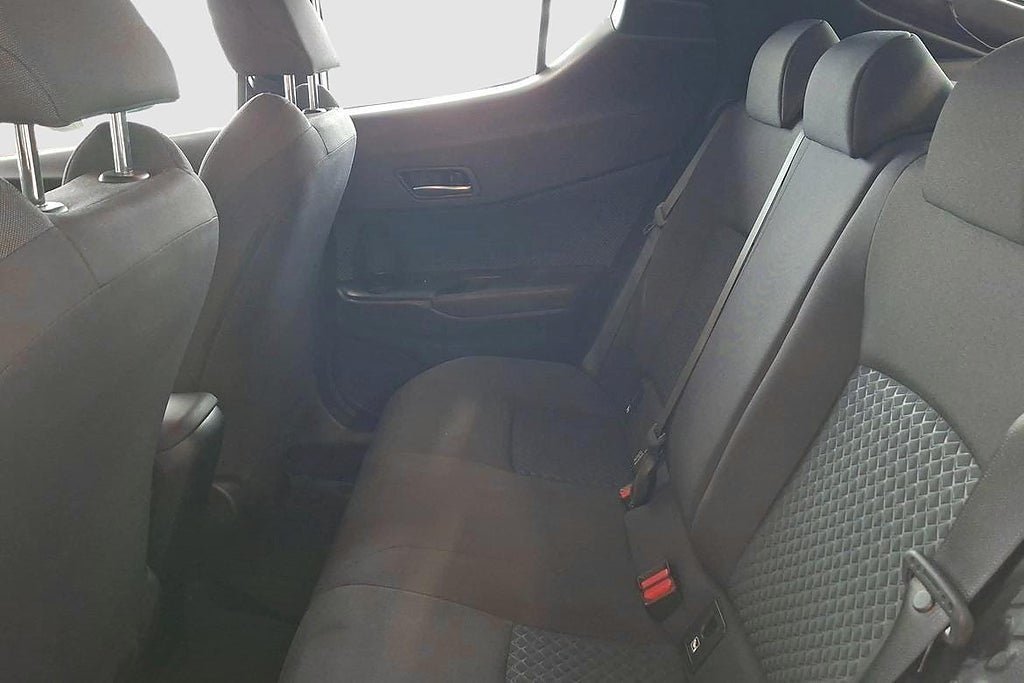Vehicle Image 9