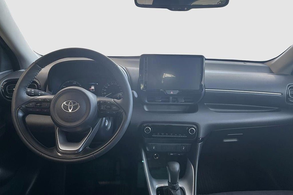 Vehicle Image 10