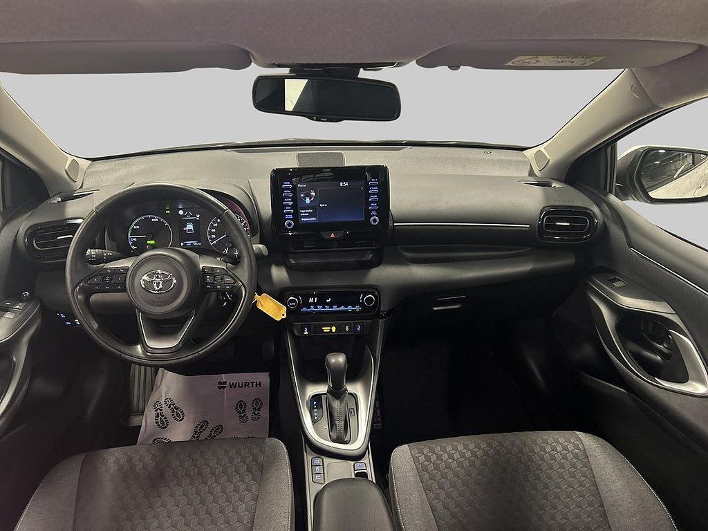 Vehicle Image 12