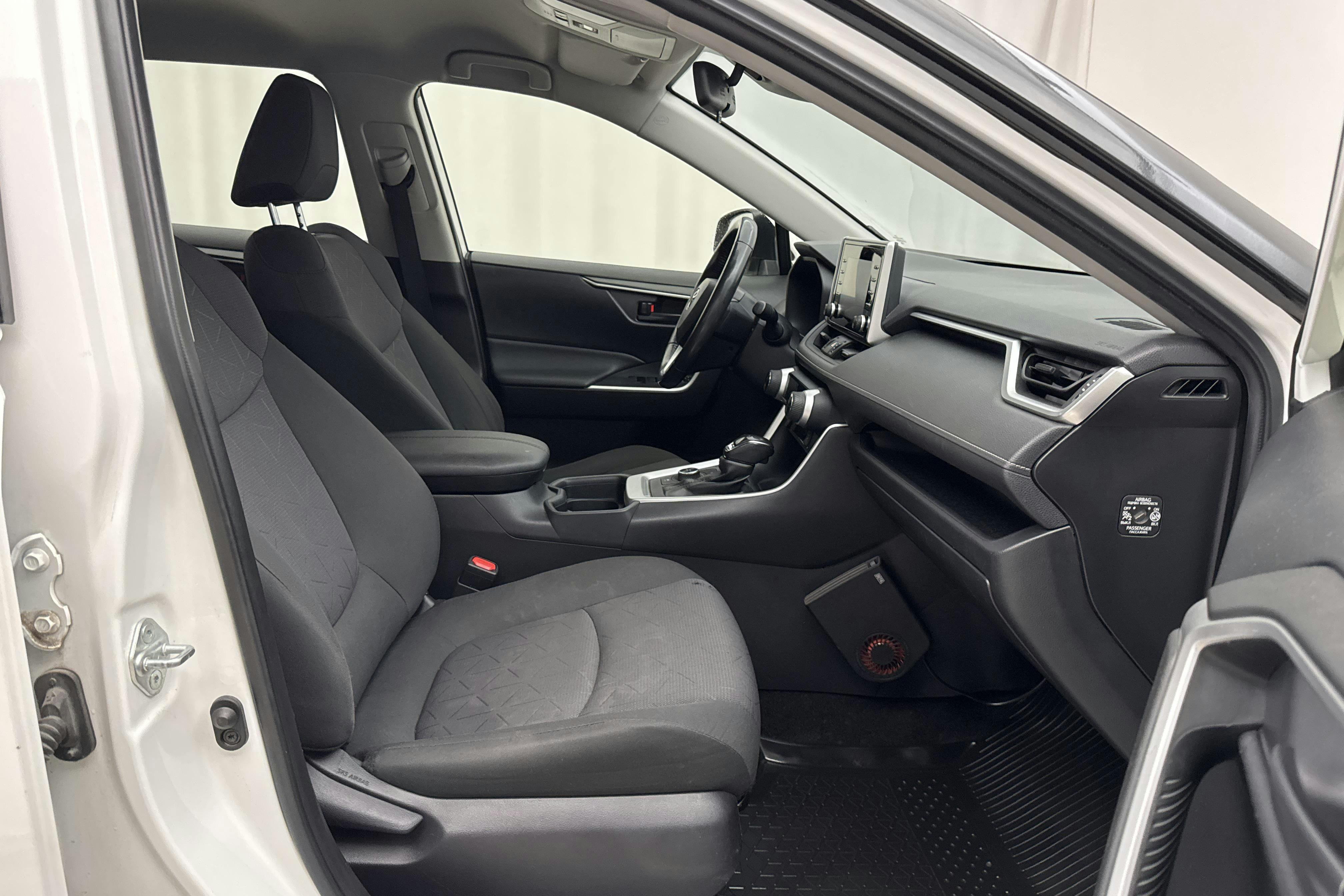 Vehicle Image 7