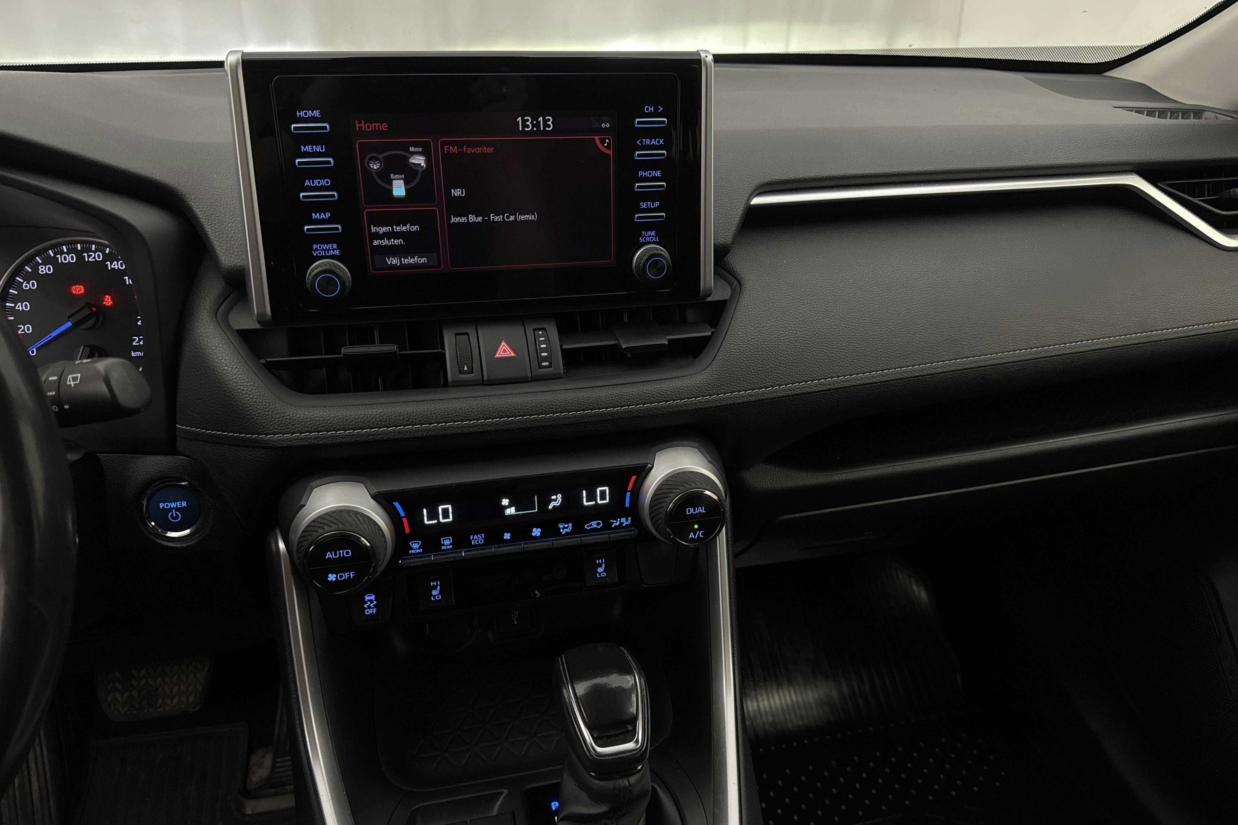 Vehicle Image 13