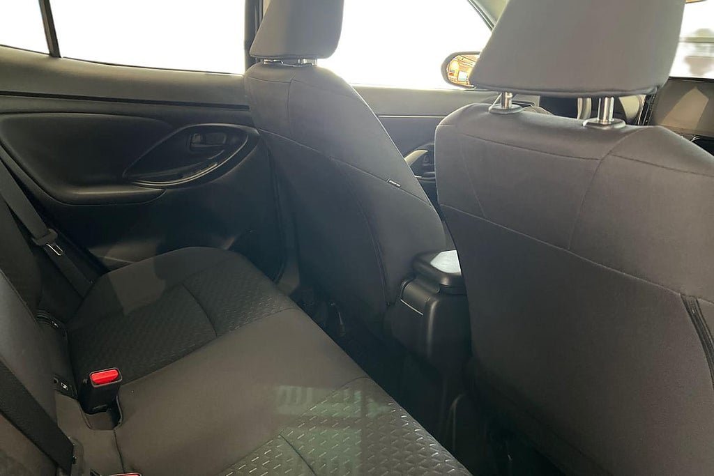 Vehicle Image 9
