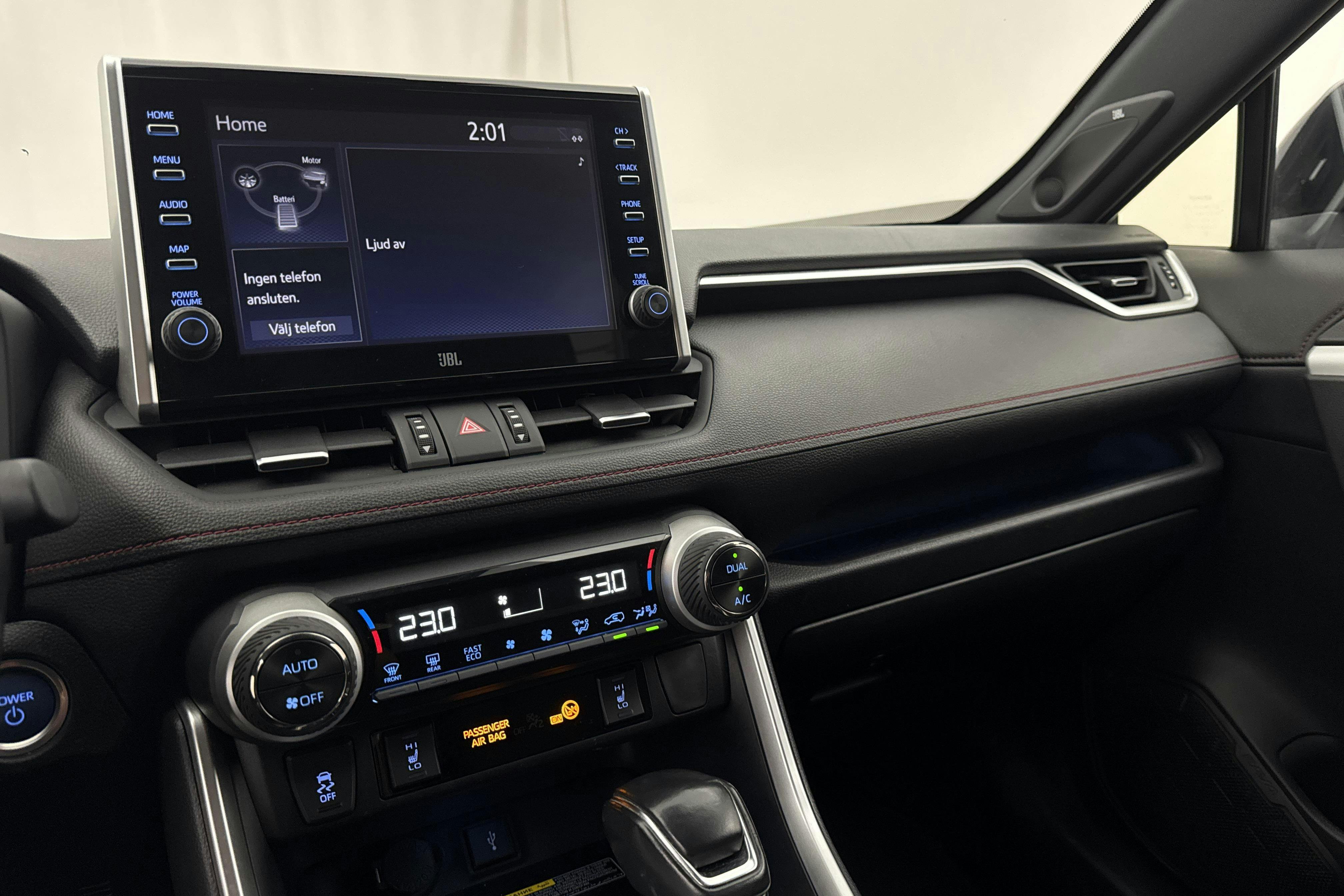 Vehicle Image 12
