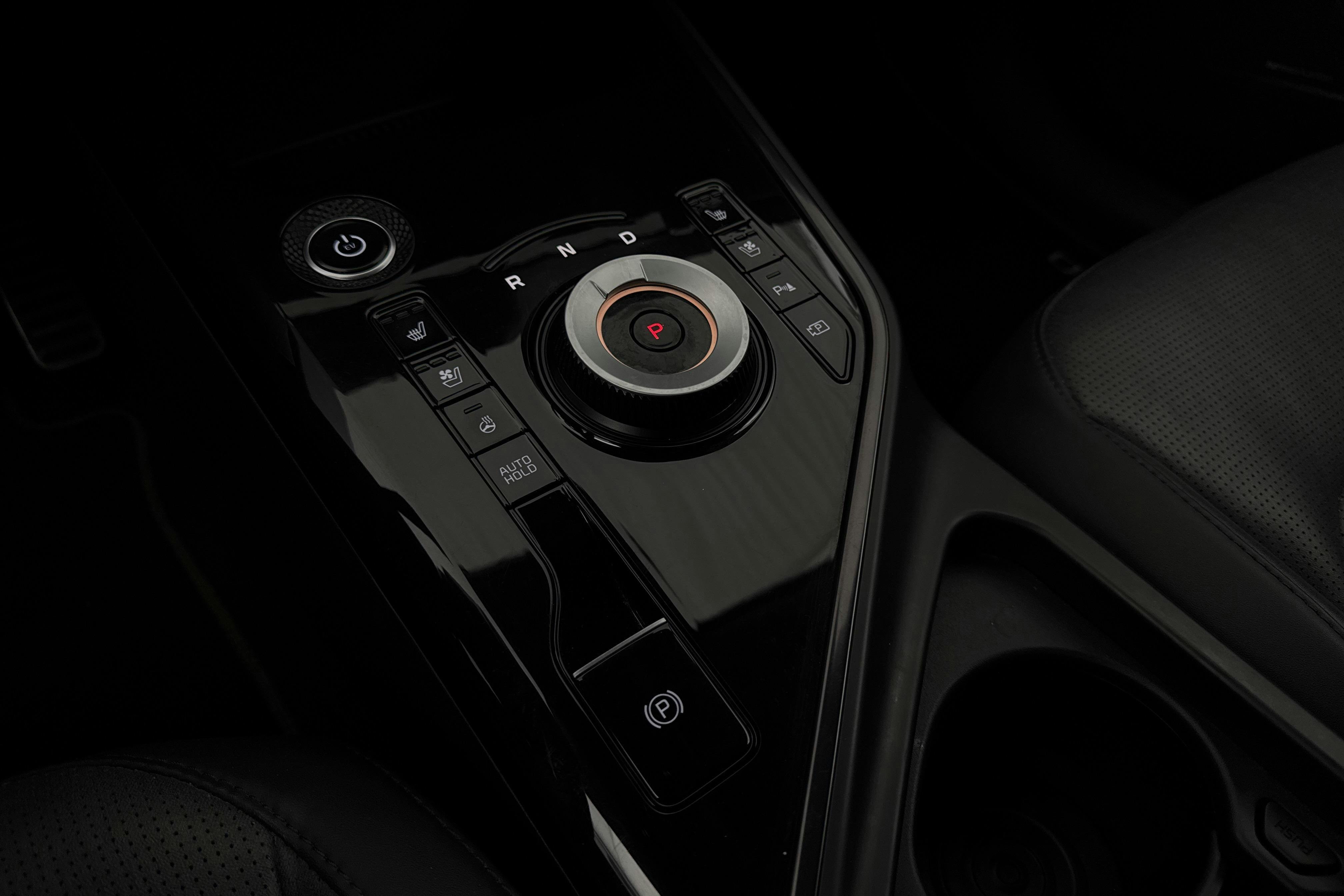 Vehicle Image 16