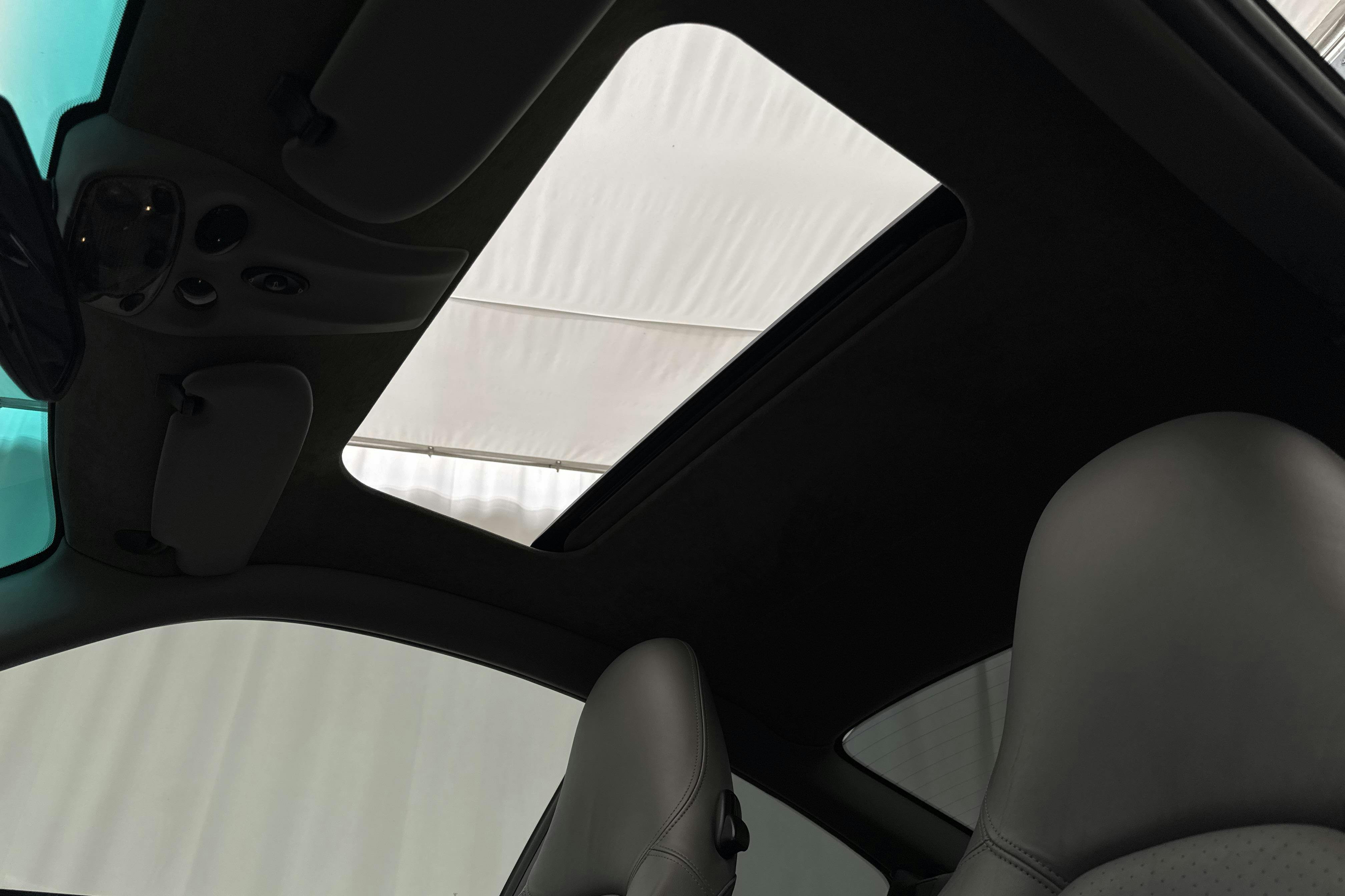 Vehicle Image 15