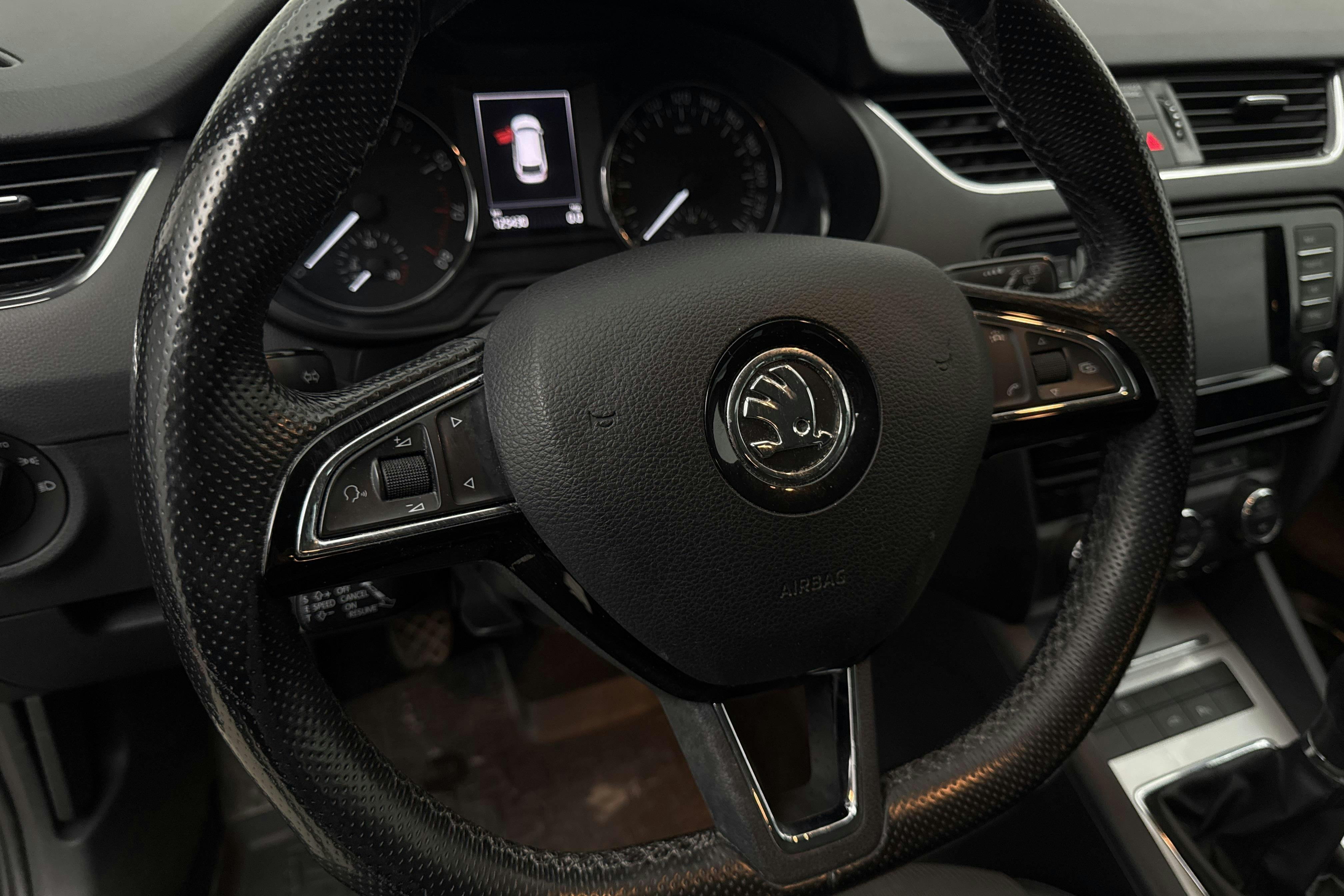 Vehicle Image 16