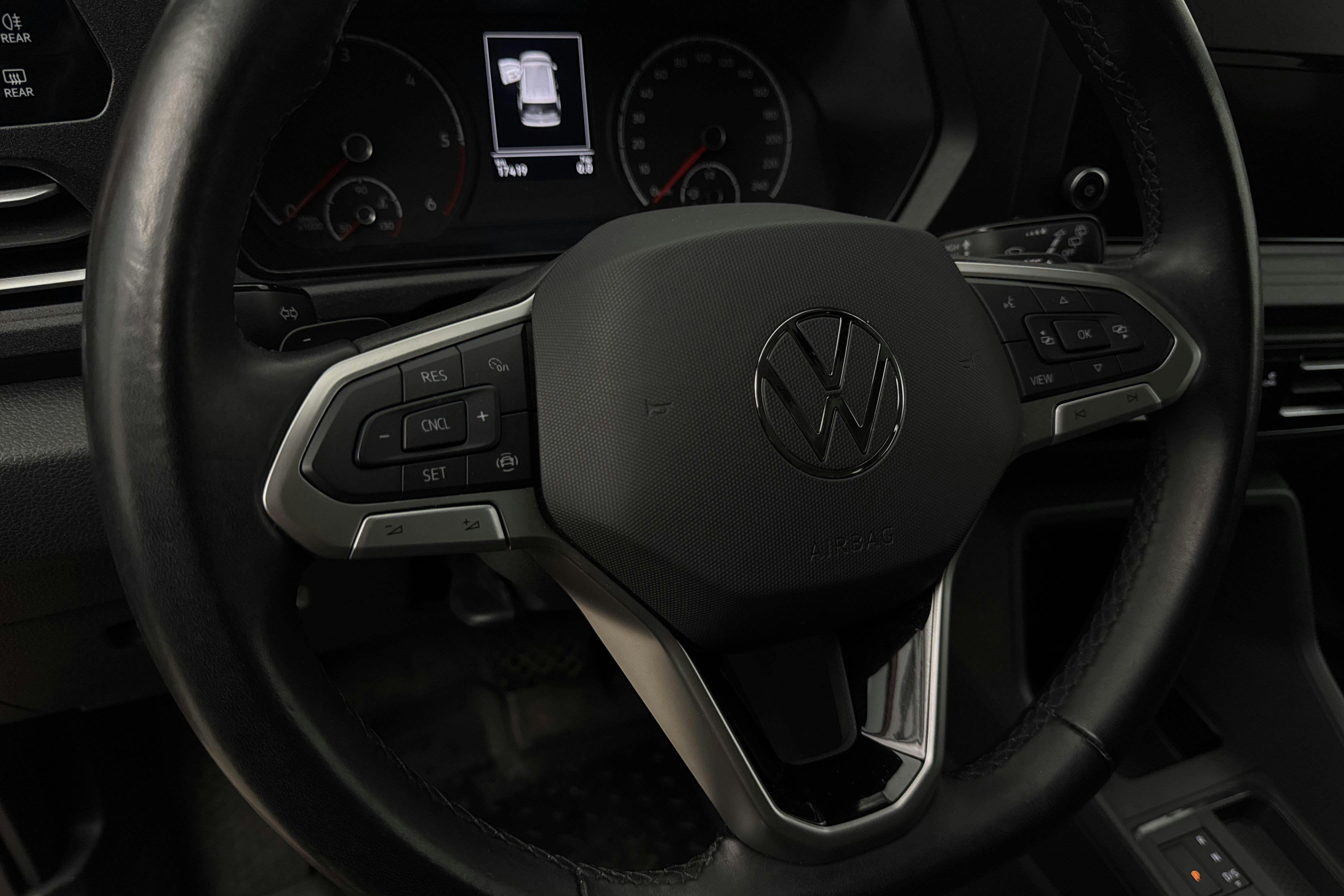Vehicle Image 17