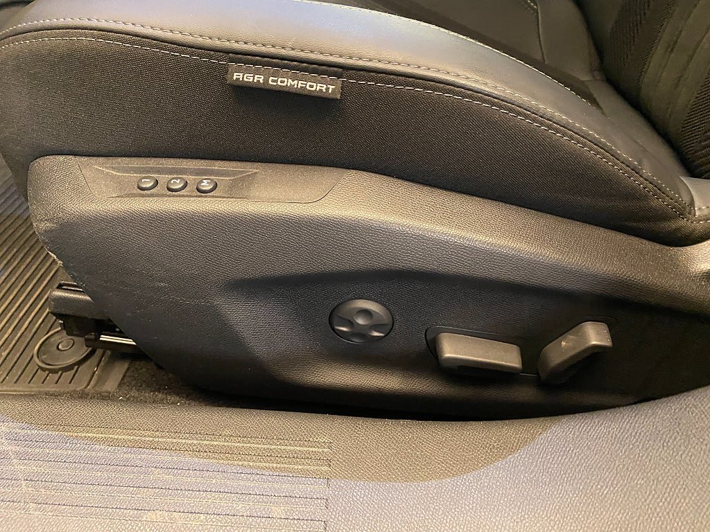 Vehicle Image 28