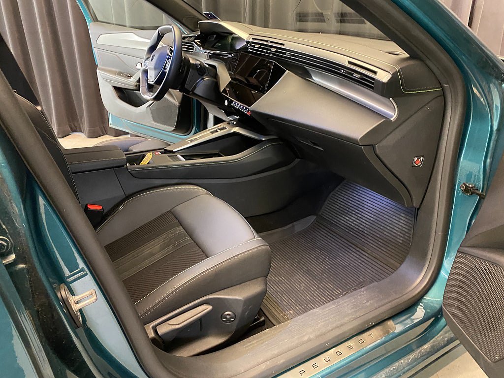 Vehicle Image 33