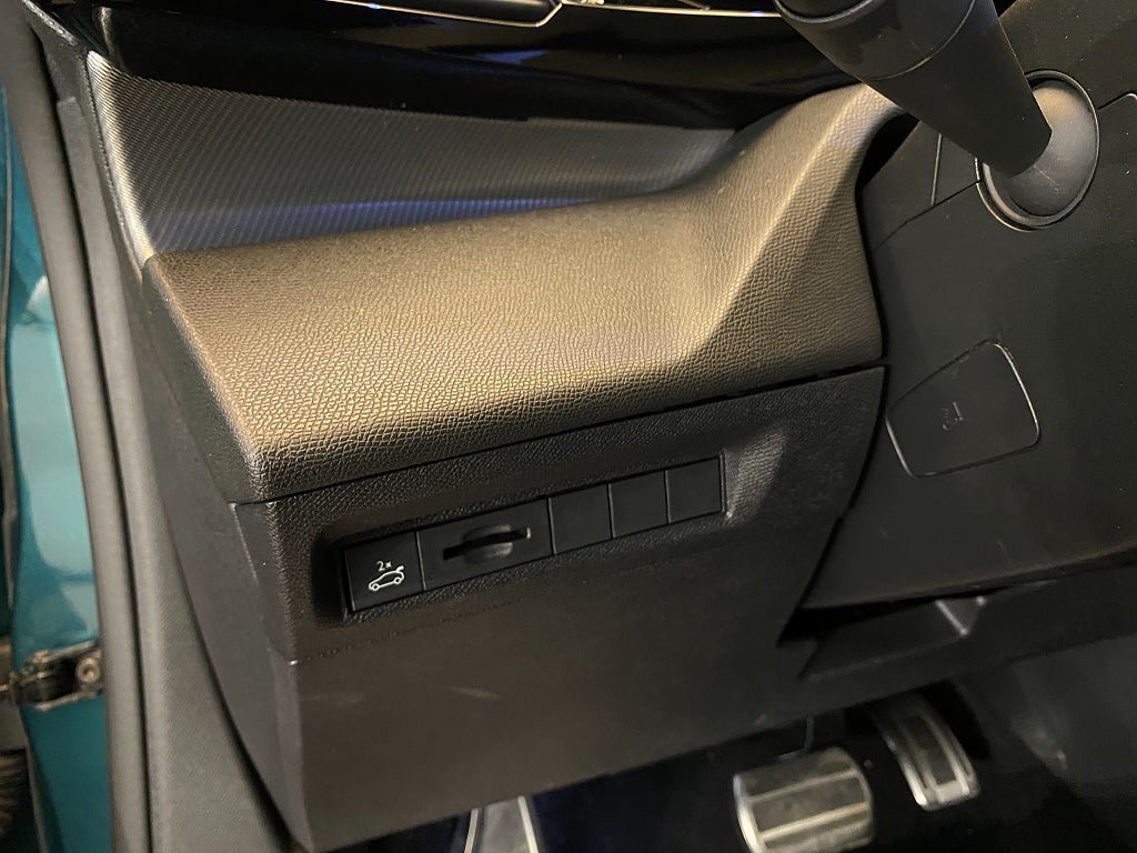 Vehicle Image 52