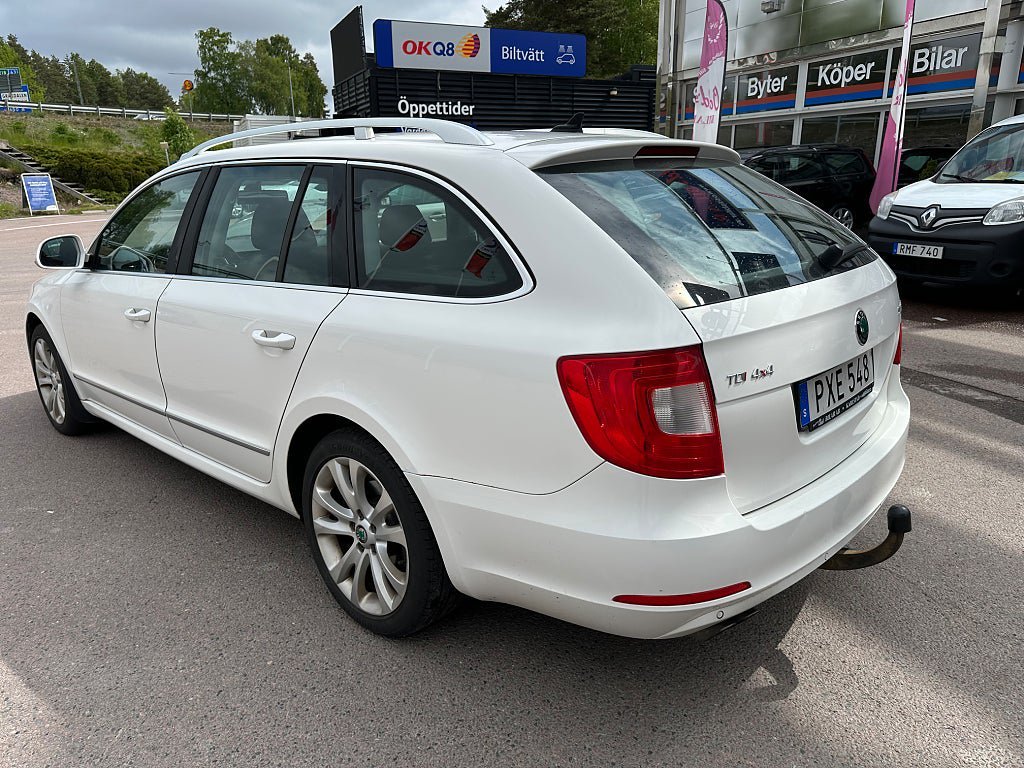 Vehicle Image 23
