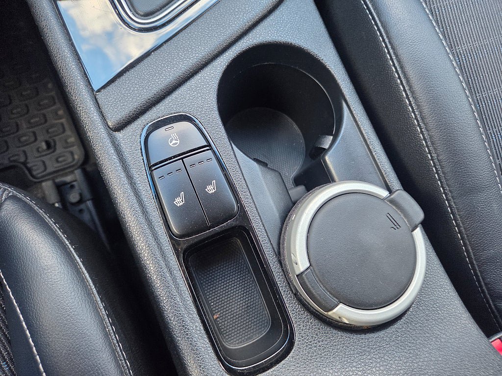 Vehicle Image 24