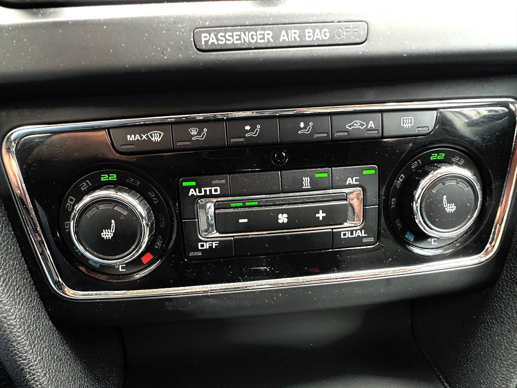 Vehicle Image 26