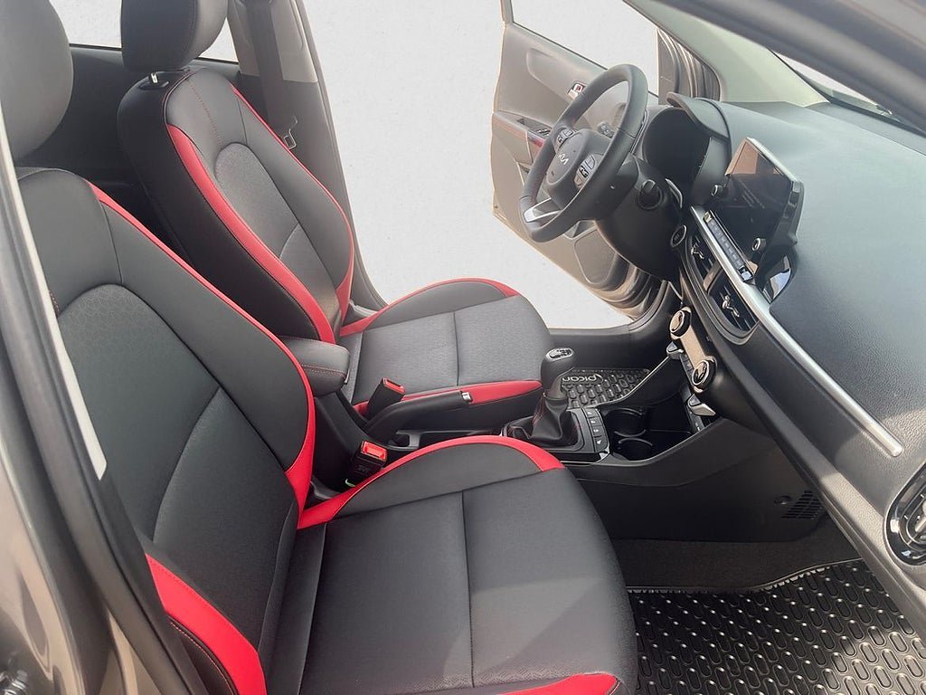 Vehicle Image 14