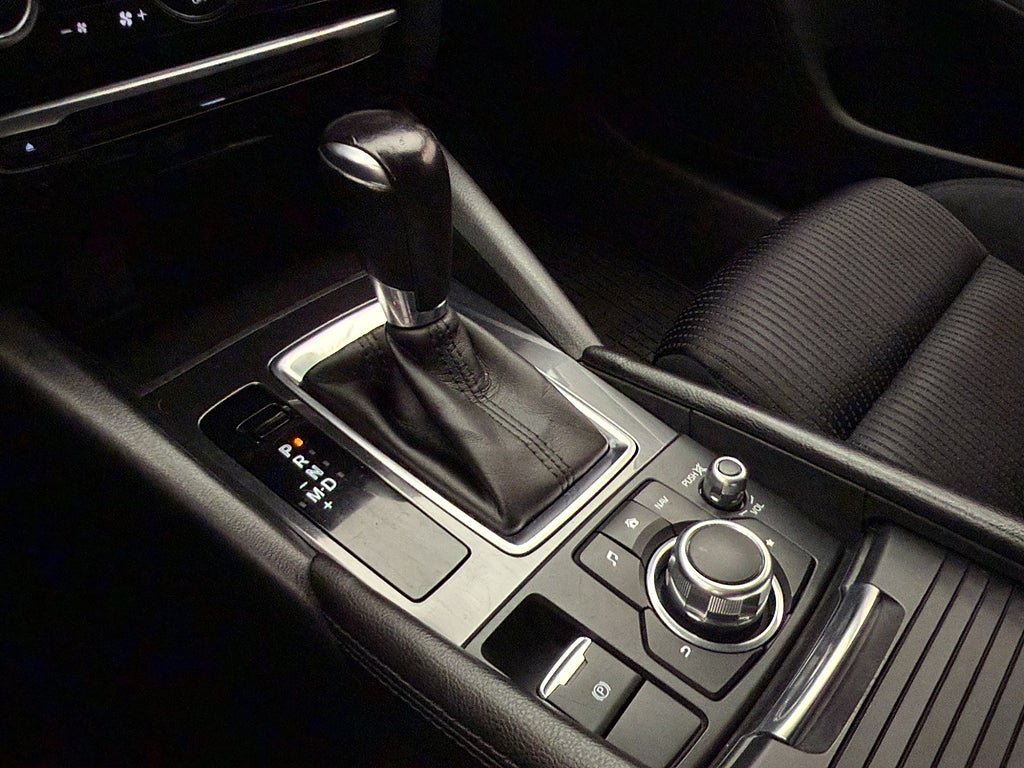 Vehicle Image 22