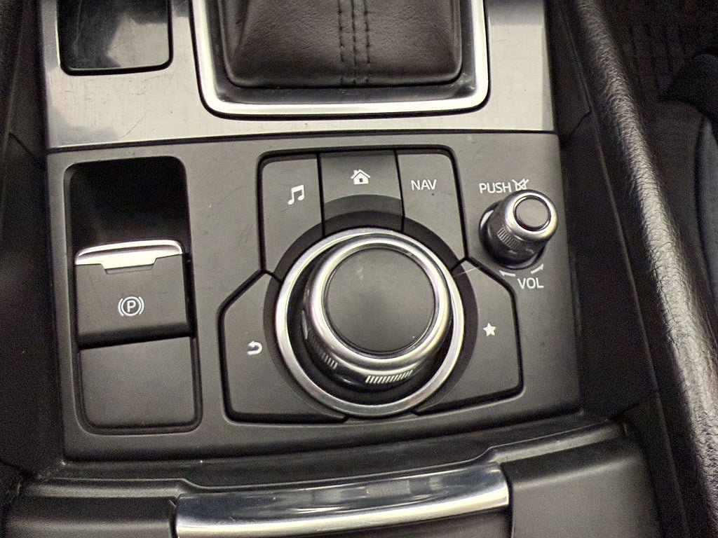 Vehicle Image 24