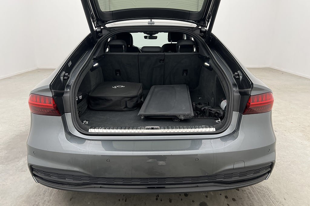 Vehicle Image 32