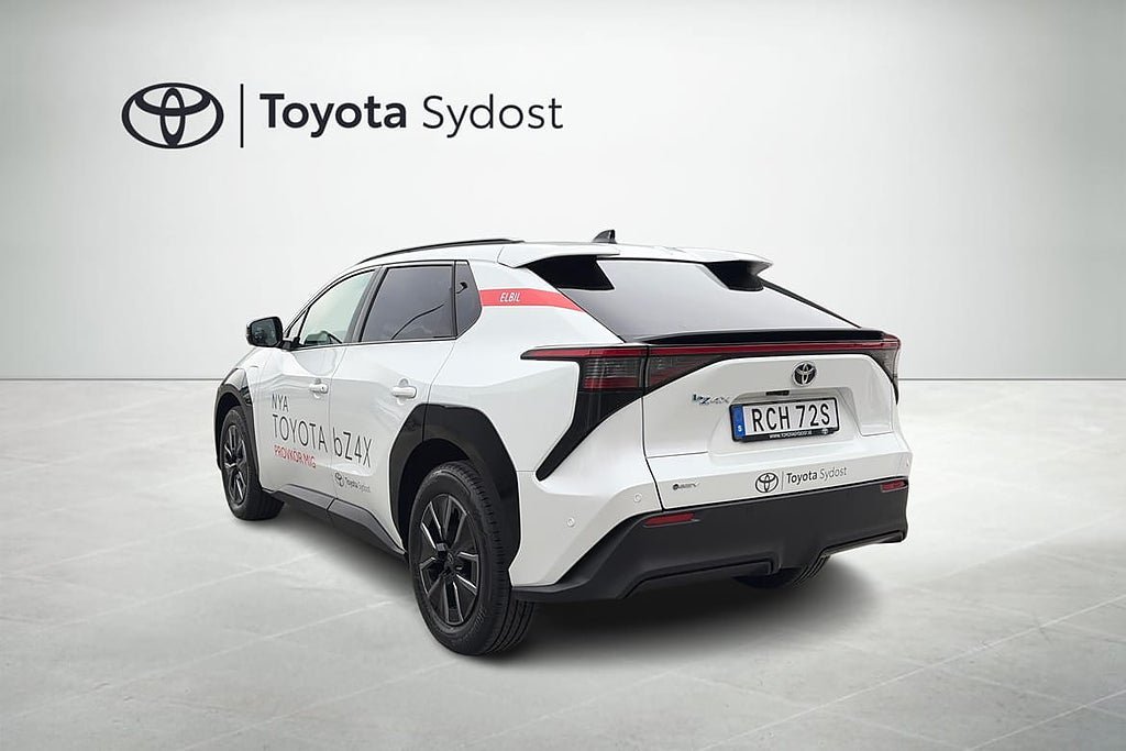Vehicle Image 6