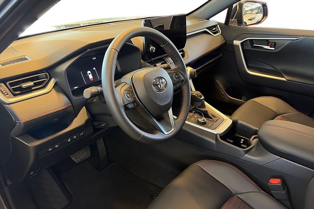 Vehicle Image 11