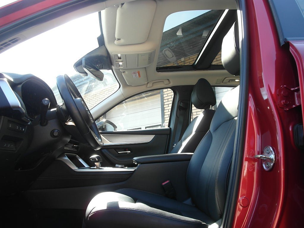 Vehicle Image 16