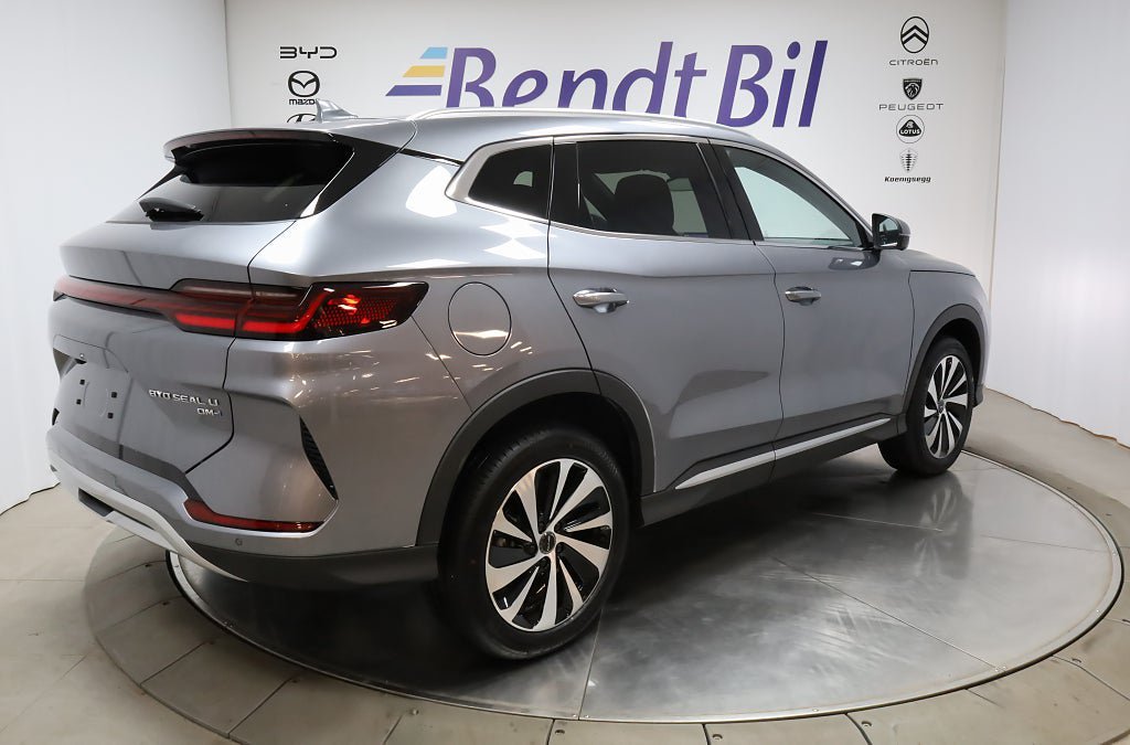 Vehicle Image 9