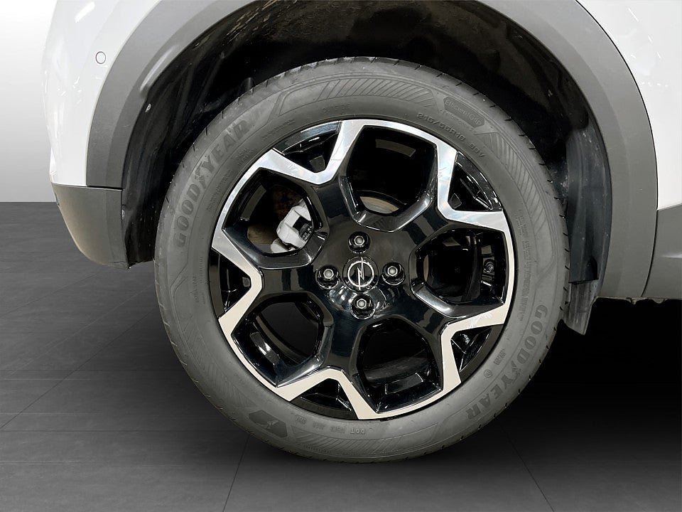 Vehicle Image 17