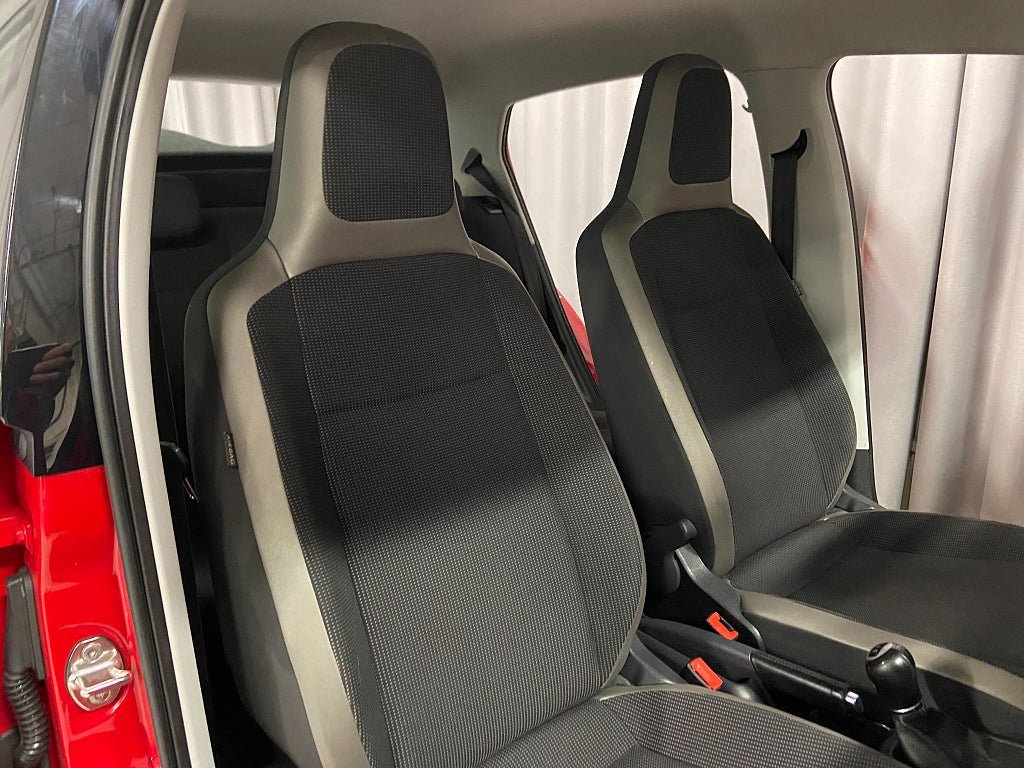 Vehicle Image 14