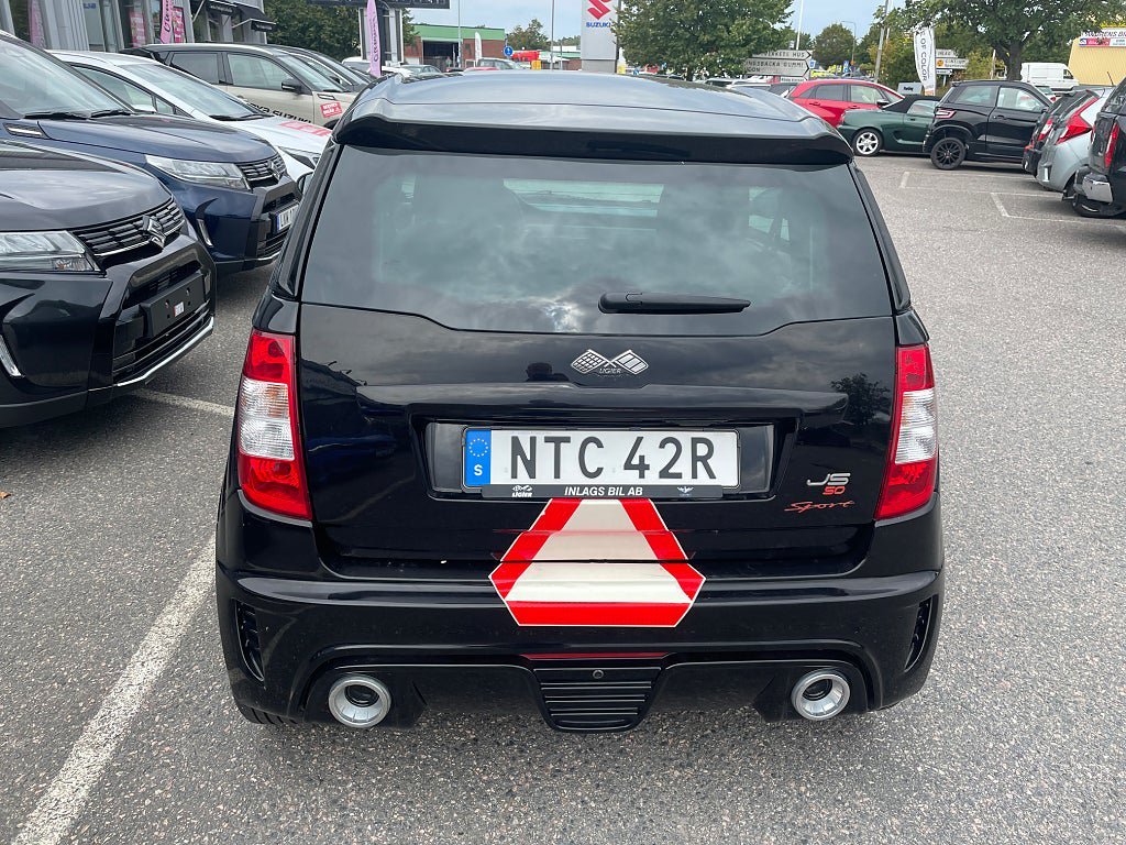 Vehicle Image 4