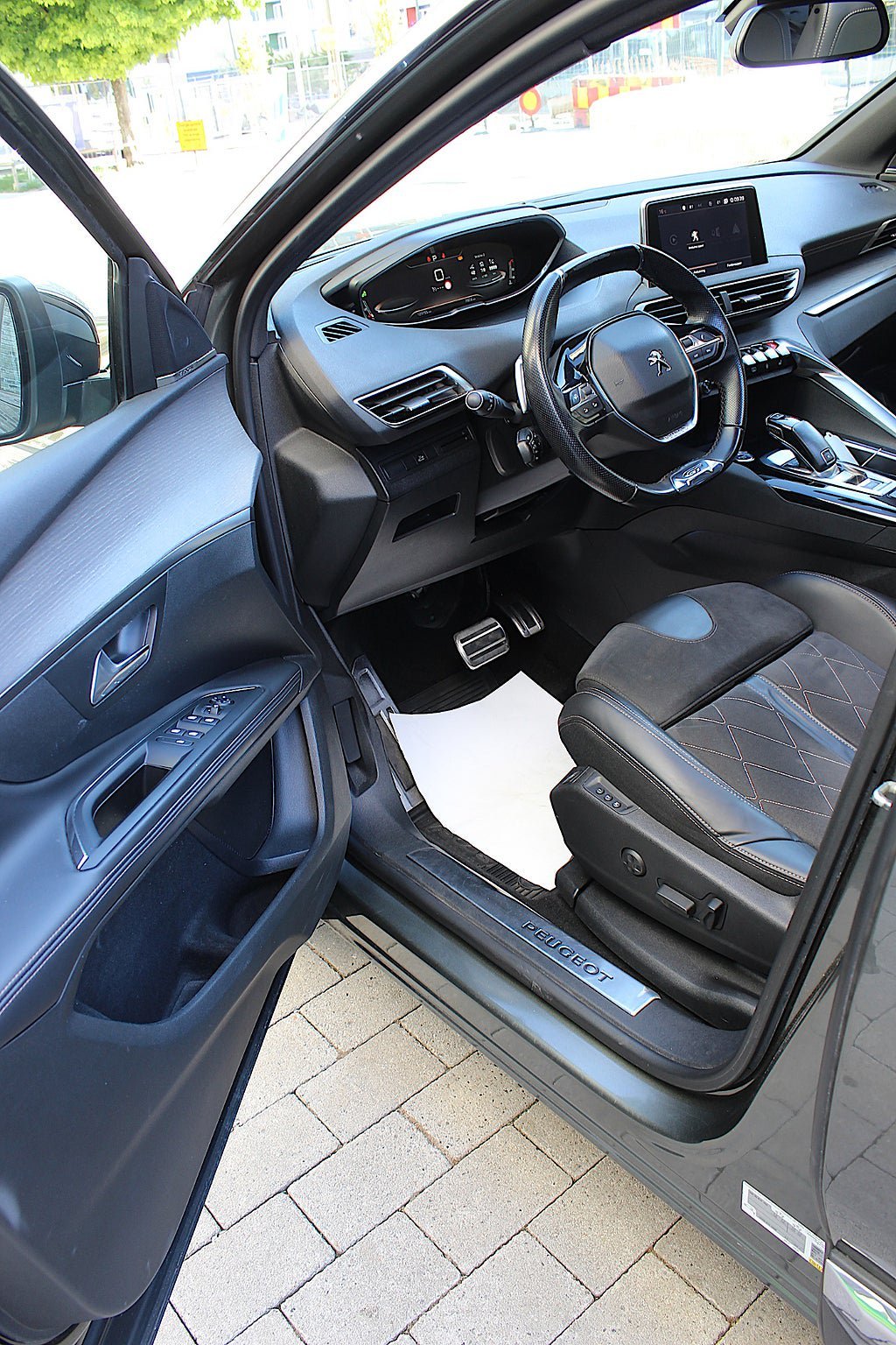 Vehicle Image 36